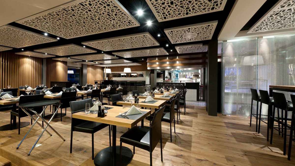 Medium steakhouse restaurant