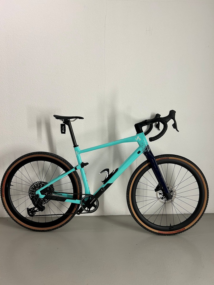 Medium bmc urs01three l 7999 6399