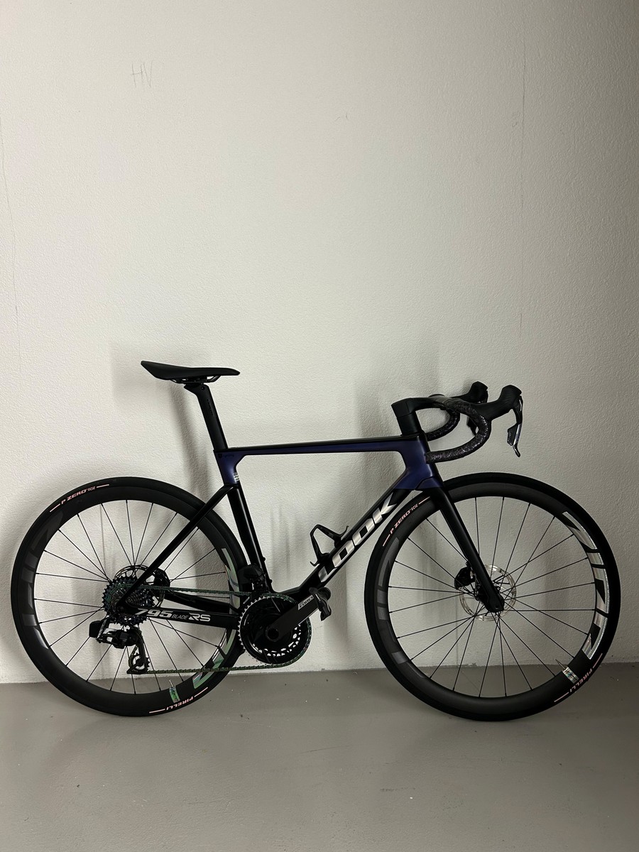 Medium look blade795rs custom 10999 8799